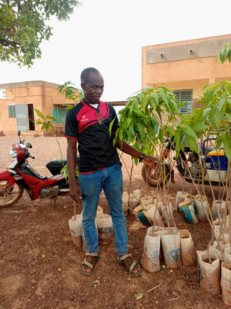 20230728_Manguiers-plantation_3.jpg