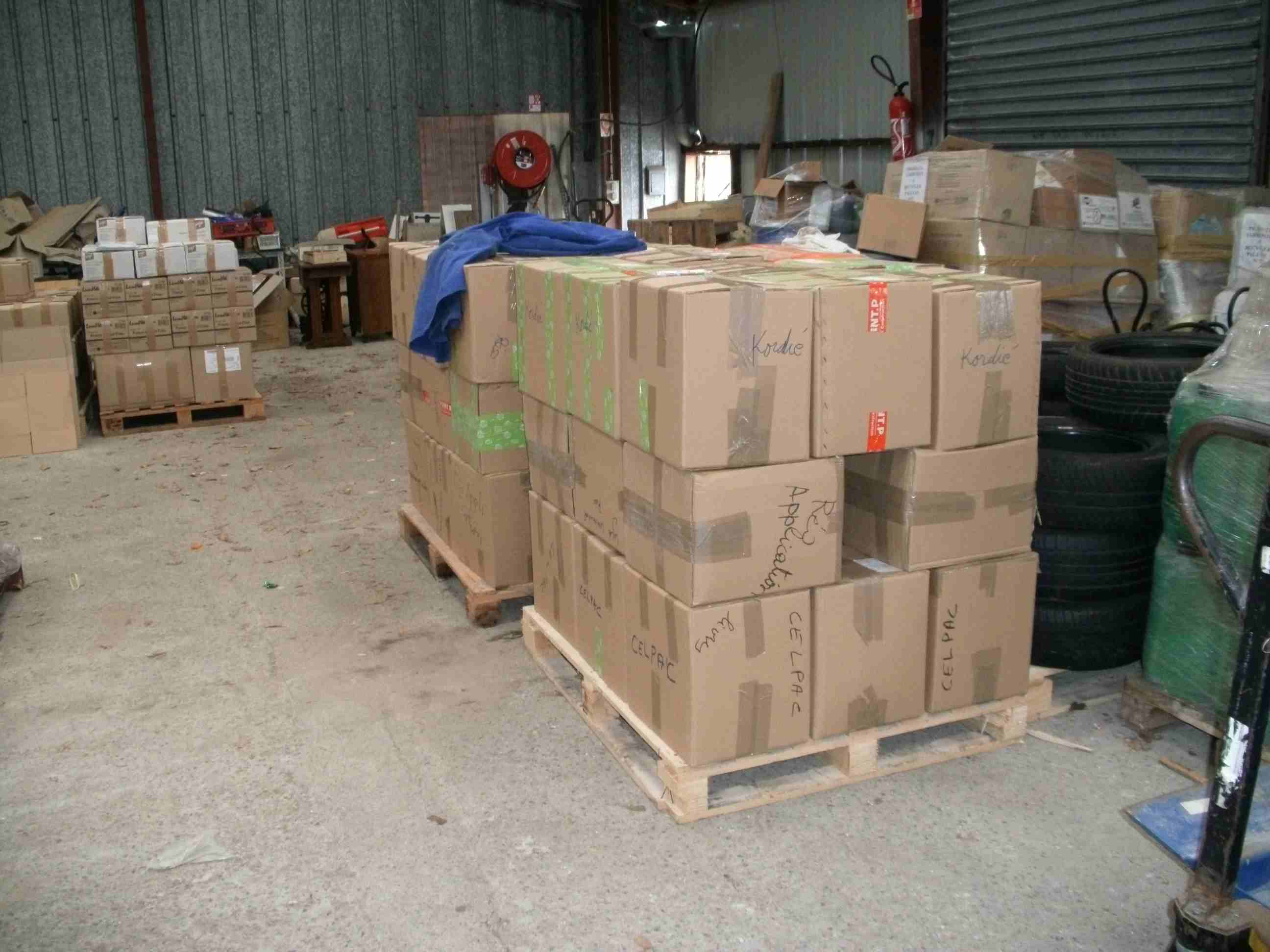20110818_container_preparation_5.JPG